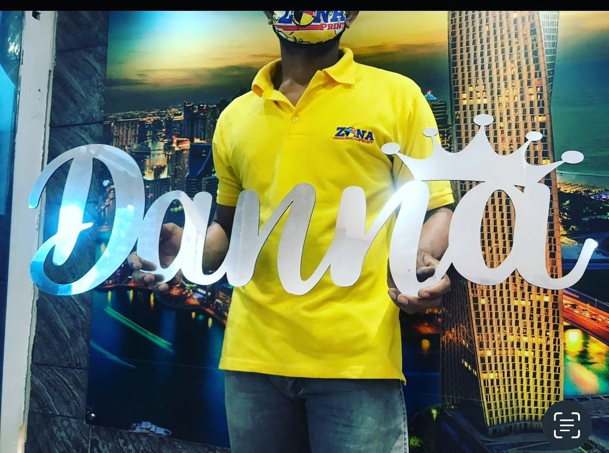 NOMBRE DORADO DE 1 METRO DE ANCHO