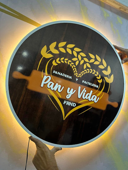 Logos con luces en mdf