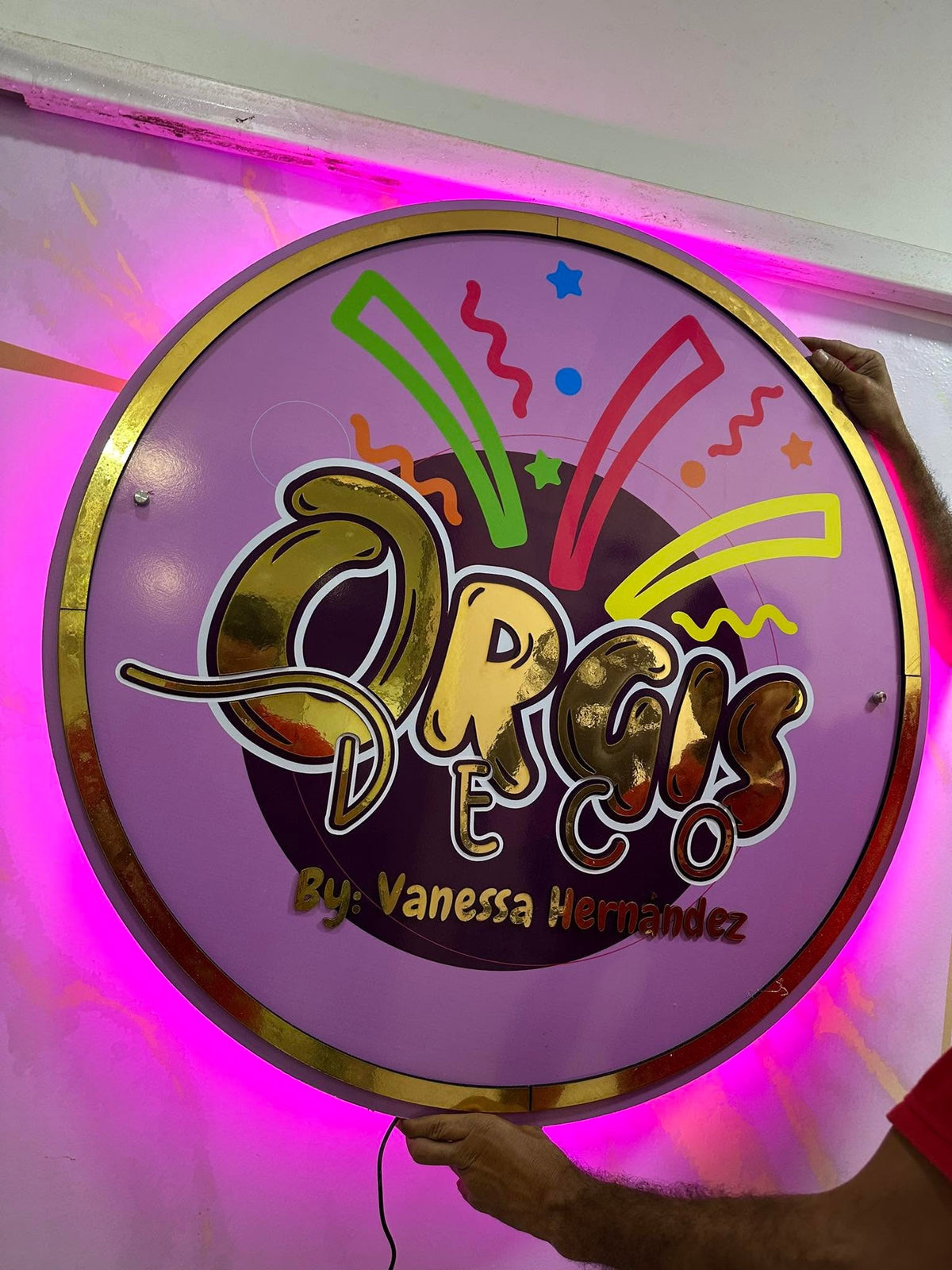 Logos con luces en mdf